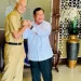 Ganjar ke Prabowo: Bapak Pakai Baju Hitam Putih Juga?
