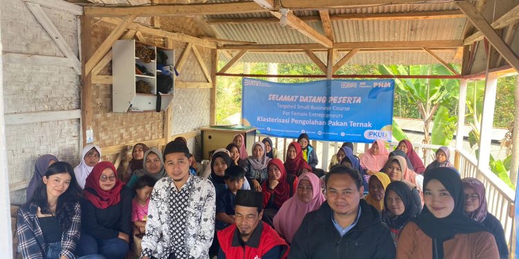 PNM Bina Usaha Kembangkan UMKM Pakan Ternak