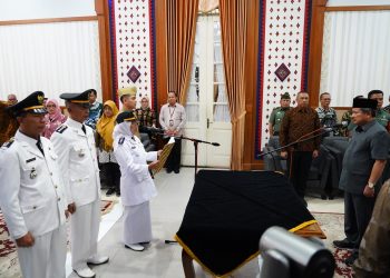 Bupati Garut Lantik 4 Pejabat Administrator, Fokus Tingkatkan Kinerja Menyongsong Pemilu dan Pilkada