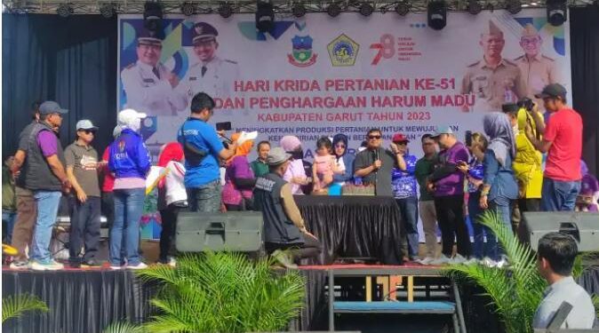 Bupati Garut Apresiasi Lomba Senam Harum Madu di Acara Hari Krida Pertanian