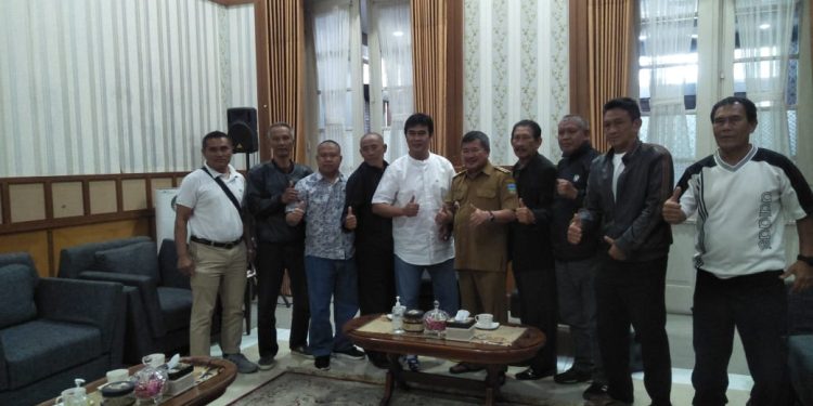 Persigar Old Star Sambangi Bupati di Pamengkang