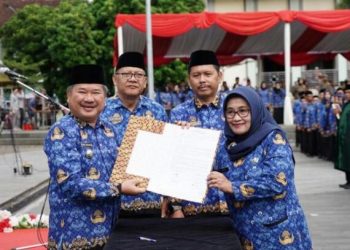 Bupati Garut Perintahkan ASN Untuk Bayar Zakat ke Baznas