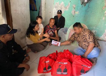 Janda Enam Anak Dapat Perhatian Dari Anggota DPRD Garut, Yuda Puja Turnawan