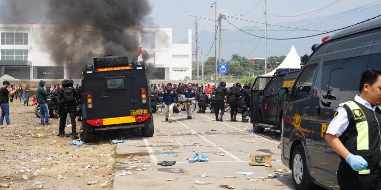 Jelang Pemilu 2024, Polres Garut Gelar Simulasi Sispamkota Ops Mantap Brata