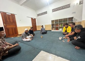 Gilar, Caleg Partai Golkar Berikan Bantuan ke Ponpes Mifaltahul Ulum