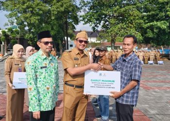 Baznas Garut Berikan Bantuan Modal Usaha untuk Keluarga Balita Stunting