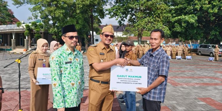 Baznas Garut Berikan Bantuan Modal Usaha untuk Keluarga Balita Stunting