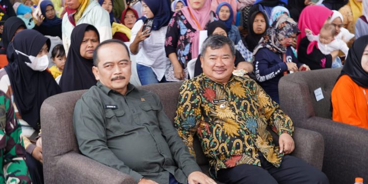Satu Dekade Rudy Helmi, DPPKBPPPA dan Rumah Sakit Medina Gelar Baksos Pemasangan KB untuk 320 Orang