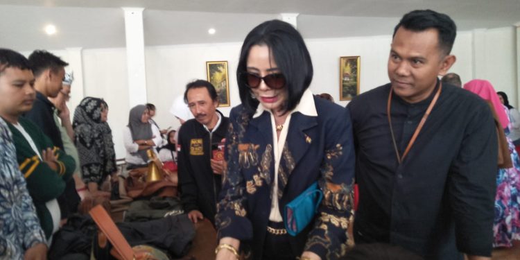 Didampingi Yayasan Poppy Dharsono, Badan Perdagangan Italia Kunjungi Garut