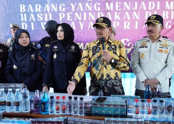 Tiga Juta Batang Rokok Ilegal dan Dua Ribu Liter Miras Dimusnahkan