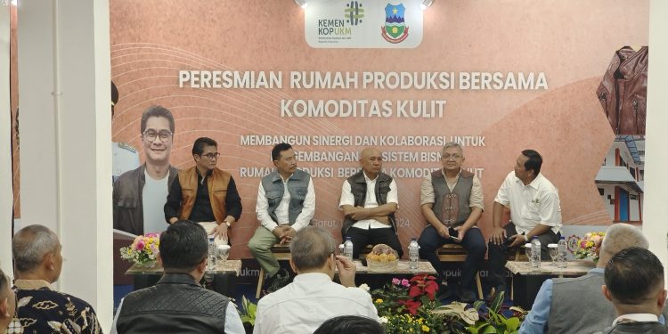 Menkop UKM RI dan Pj. Bupati Garut Resmikan Rumah Produksi Bersama untuk Peningkatan Kualitas Produk Kulit Garut
