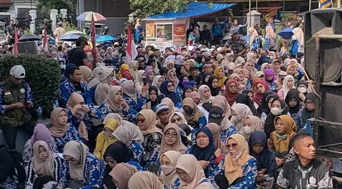 HMI Cabang Desak Pemerintah Kabupaten Garut Segera Mengangkat 2000 Guru Honorer