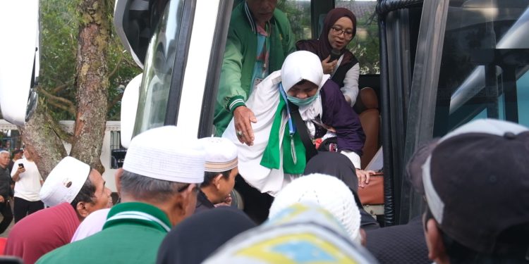 440 Jamaah Haji Kloter 39 Asal Garut Tiba dengan Selamat