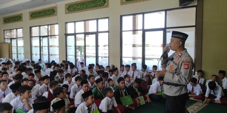 Satuan Binmas Polres Garut Sosialisasikan Ketertiban Lalu Lintas Dalam Rangka Ops Patuh Lodaya 2024