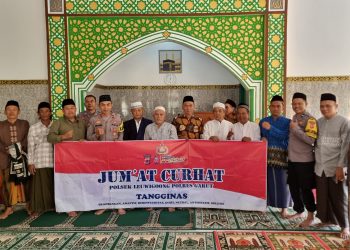 Jum’at Curhat Kapolsek Leuwigoong Himbau Warga Dungusiku Untuk Jaga Keamanan Dan Kebersihan