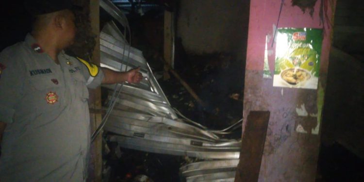 Pasar Cibatu Dilanda Kebakaran Polsek Cibatu Cek Tkp