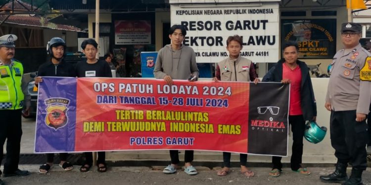 Hari ke 6 Operasi patuh Lodaya Sat Lantas Polres Garut Sosialisasi Keselamatan Lalu Lintas