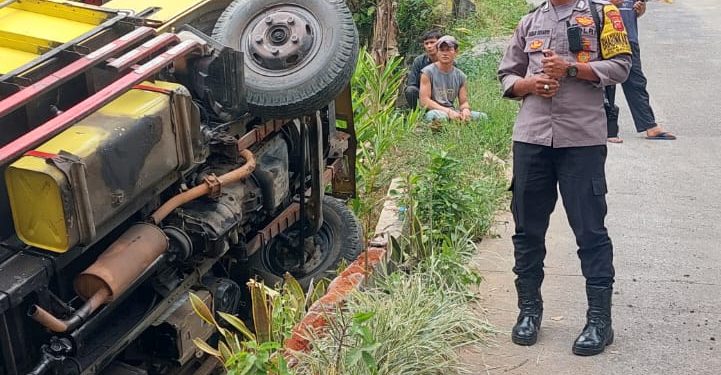 Polsek Banjarwangi Polres Garut Cek Tkp Kecelakaan Tunggal Kendaraan Di Desa Bojong