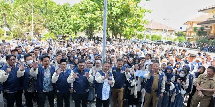 Sekda Jabar Lepas 1.136 Mahasiswa KKN Universitas Garut