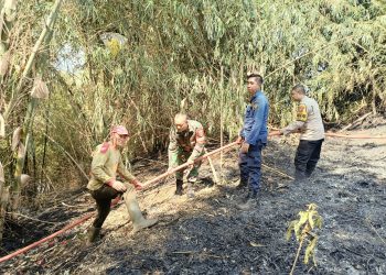 Polsek Tarogong Kaler Cek Lokasi Kebakaran Lahan Kebun Bambu