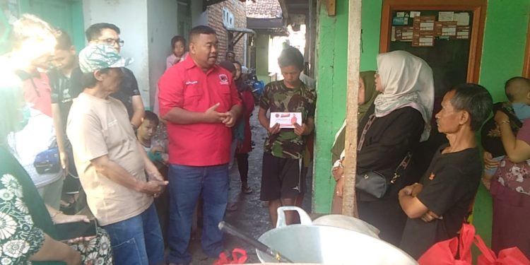 Kebakaran di Kaum Lebak, Yudha Langsung Kunjungi Korban dan Beri Bantuan