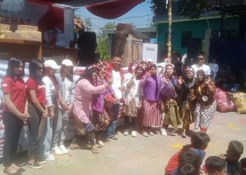 Jalan Sehat Sambil Pungut Sampah Digelar Yudha Puja Turnawan di Astana Girang