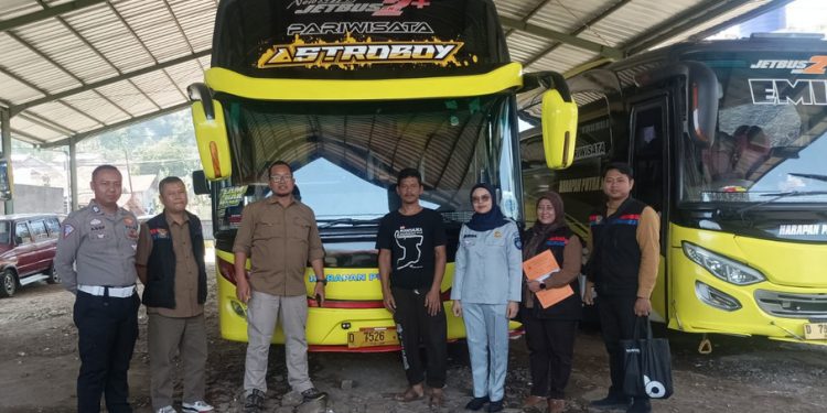 Jasa Raharja Bersama dengan Tim Pembina Samsat Kabupaten Bandung II Soreang Lakukan Opsus ke PO Harapan Putra