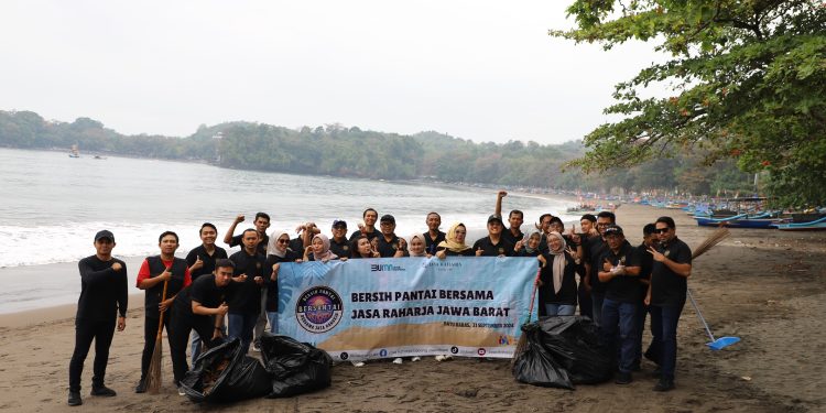 Wujudkan Pilar Lingkungan Dalam CSR, Jasa Raharja Jawa Barat Gelar Bersih Pantai di Batu Karas Pangandaran