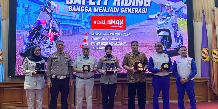 Jasa Raharja Jawa Barat Bekerja Sama dengan PT Daya Adicipta Motora Laksanakan Kegiatan Safety Riding di Universitas Padjajaran