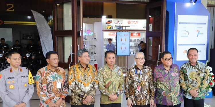 Direktur Utama PT Jasa Raharja Menghadiri Pembukaan Pameran Otomotif GIIAS Bandung 2024