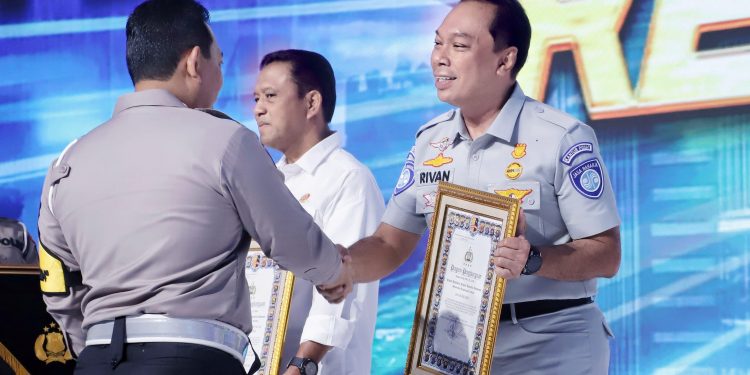 Konsisten Dukung Korlantas Polri di Bidang Kamseltibcarlantas, Jasa Raharja Dapat Piagam Penghargaan dari Kapolri