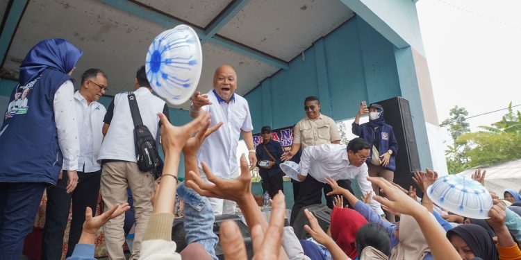 Kunjungi Pasar Rakyat di Garut, Ilham Habibie Soroti Turunnya Daya Beli Masyarakat