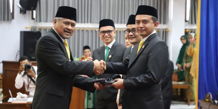 Ketua DPRD Terpilih Periode 2024-2029 Aris Munandar Resmi Dilantik