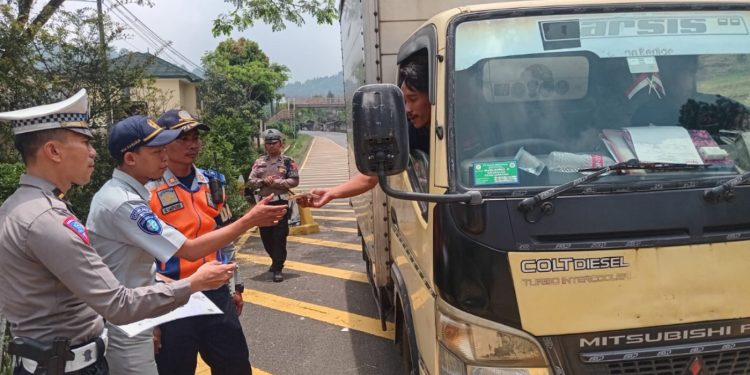 Jasa Raharja Sukabumi Bersama Dengan Mitra Kerja Laksanakan Kegiatan Survey Daerah Perlintasan Kereta