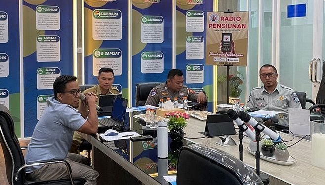 Jasa Raharja Sampaikan Program Pemutihan Pajak Bersama P3D Wilayah Kota Bandung II Kawaluyaan Melalui Media Streaming Radio Pensiunan