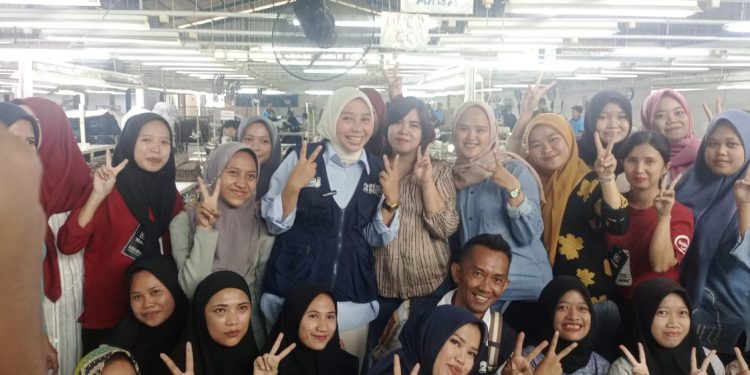 Putri Karlina Kunjungi Pabrik Garmen Budi Jaya Abadi