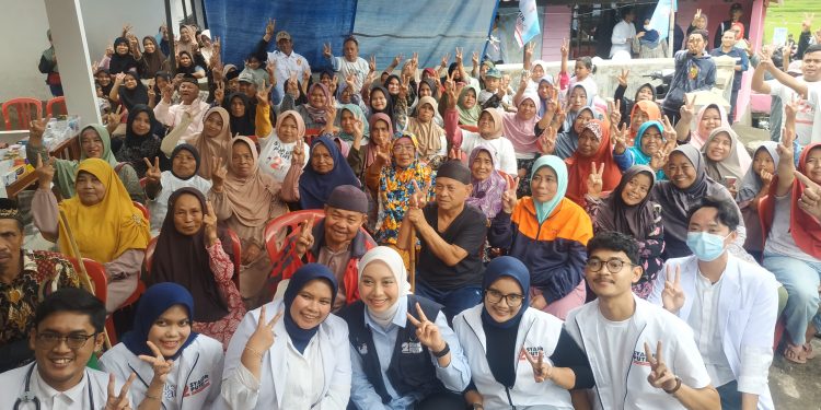 Kerahkan 3 Dokter, Calon Wakil Bupati Garut Putri Karlina Gelar Pengobatan Gratis di Cilawu