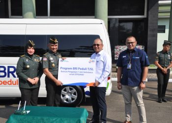 BRI KC Kramat Jati Serahkan CSR Berupa Satu Ambulans ke DITKUMAD