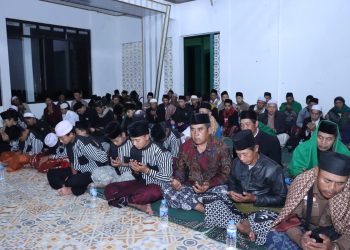 Ingin Pilkada Damai, Ribuan Santri Gelar Istighosah Bertajuk “Doa Santri Untuk Kota Santri”