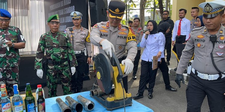 Polres Garut Musnahkan Ribuan Miras dan Knalpot Brong