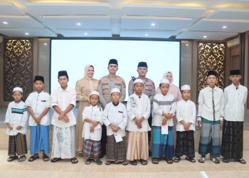 Kapolres Garut Buka Bersama dengan Anak Yatim Piatu dan Berikan Santunan