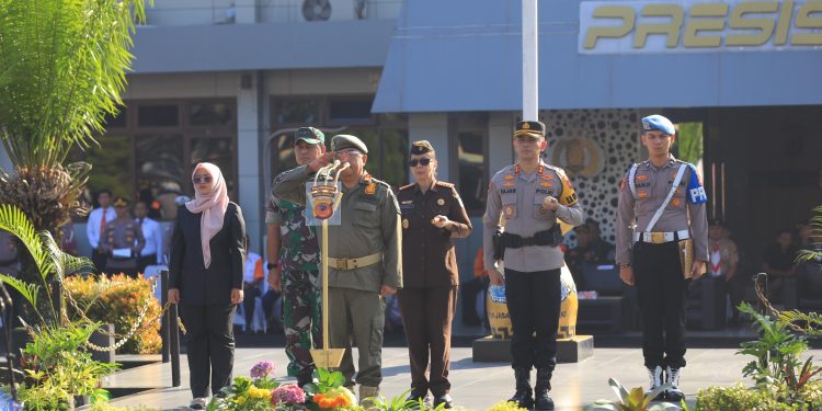 Polres Garut Laksanakan Apel Gelar Pasukan Operasi Ketupat Lodaya 2025