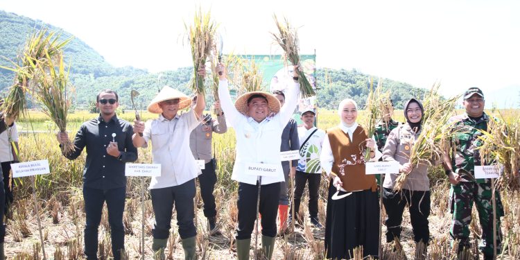 Bupati Tekankan Pentingnya Perhatian Serius Pada Petani Sebagai Garda Terdepan dalam Menjaga Kedaulatan Pangan Nasional