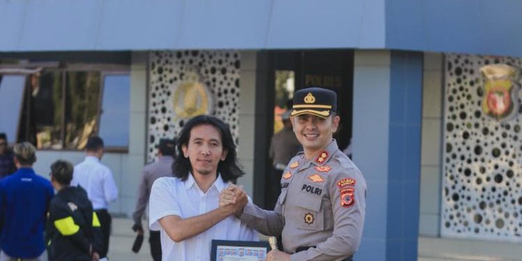 Sinergitas Kepolisian dan Media, Kapolres Garut Berikan Penghargaan kepada Wartawan