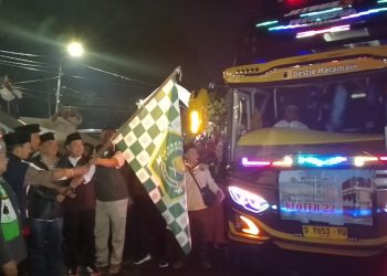 Dirjen Penyelenggaraan Haji dan Umrah Kemenag RI Lepas Jemaah Haji Kloter 22 asal Garut