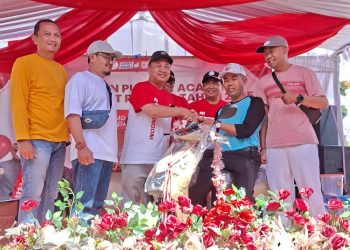 Karyawan Perumda Tirta Intan Garut Meriahkan HUT RI dengan Jalan Sehat