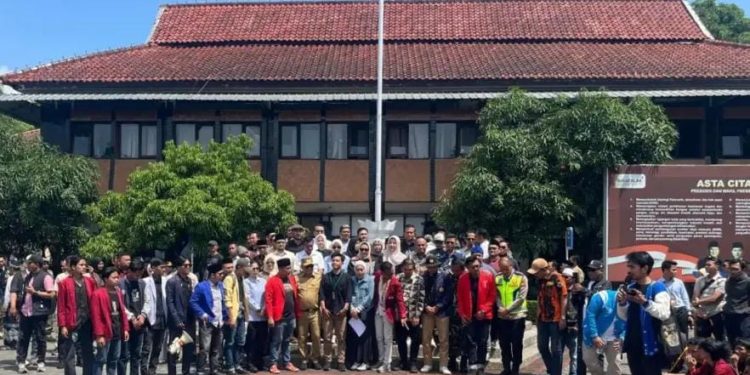 Aksi Garut Menggugat : Slip Lidah Bupati dan Tuntutan yang Menggema