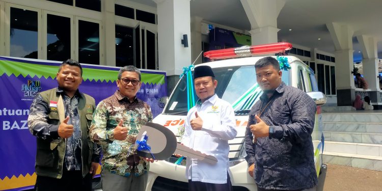 Baznas Garut Terima Bantuan Ambulance Dari PNM