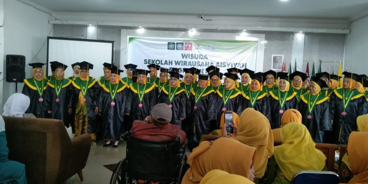 40 Siswa Sekolah Wirausaha Aisyiyah Diwisuda