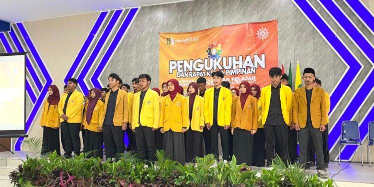 Kukuhkan Pengurus Baru PD IPM Garut, Kaban Kesbangpol Ajak Pelajar Muhammadiyah Tuntaskan Persoalan Pendidikan